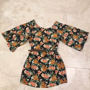 Fun floral dress 🥰